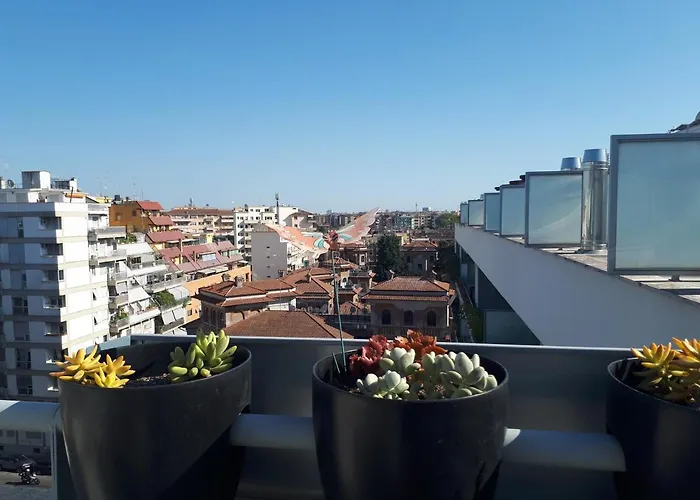 Penthouse 40 In Trastevere With Seasonally Jacuzzi דירה רומא